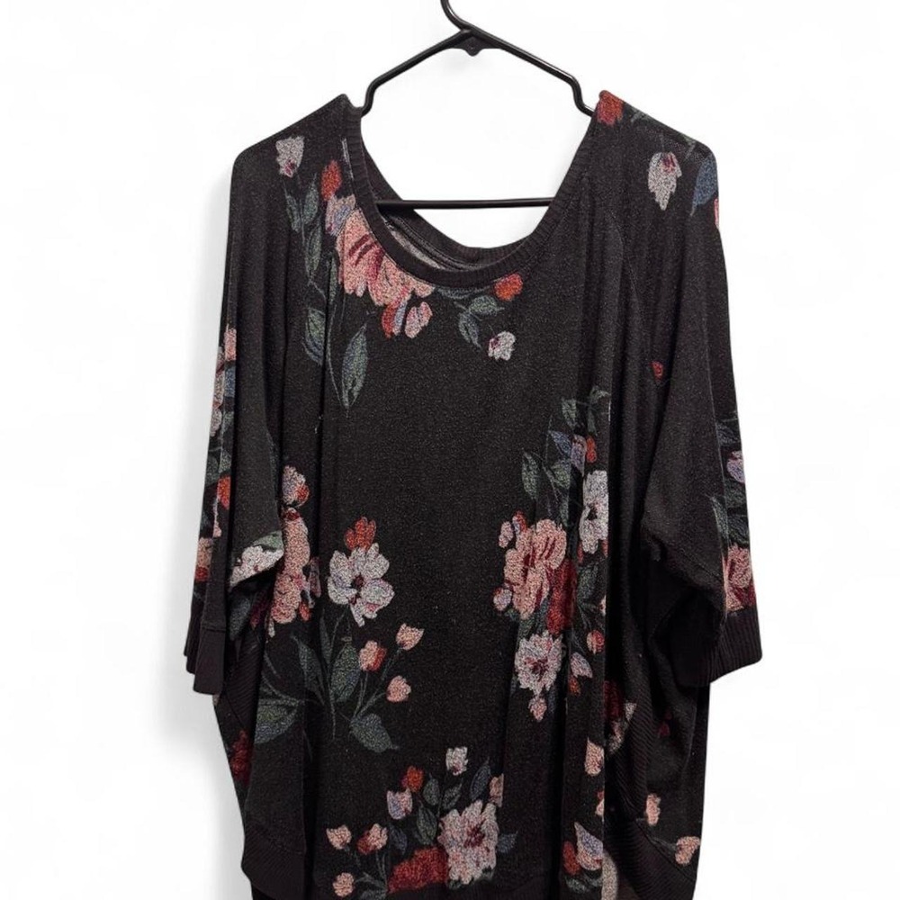 Maurices Black Floral Sweater Pink Red White Flowers Plus Size 2X Cozy Top